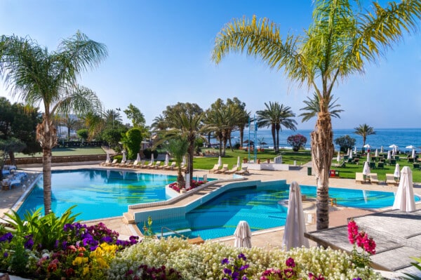 1.1-ATHENA-ROYAL-BEACH-HOTEL-EXTERIOR-VIEW-600x399