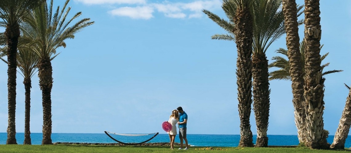 6-PIONEER-BEACH-HOTEL-POOL-AND-GARDENS