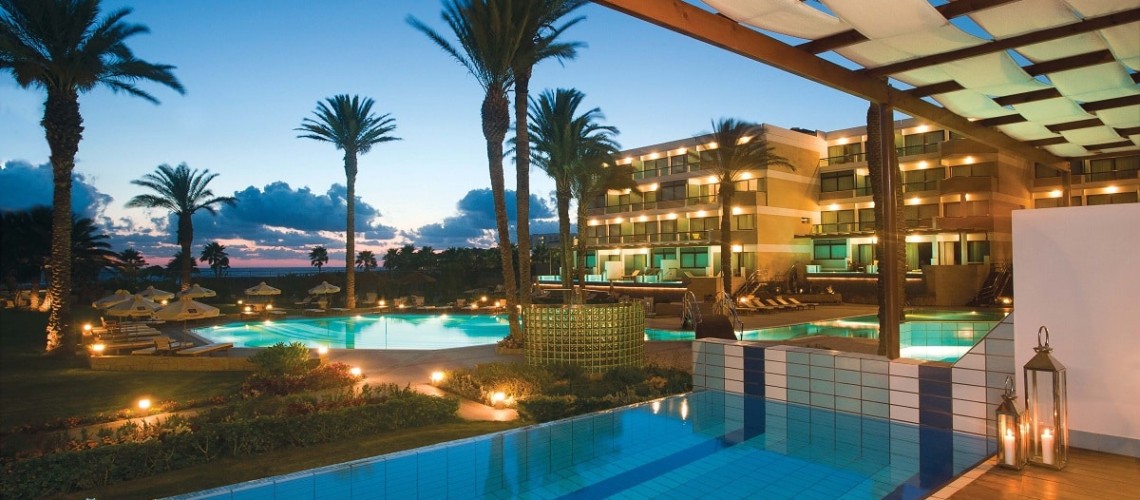 7-ASIMINA-SUITES-HOTEL-NIGHT-POOL