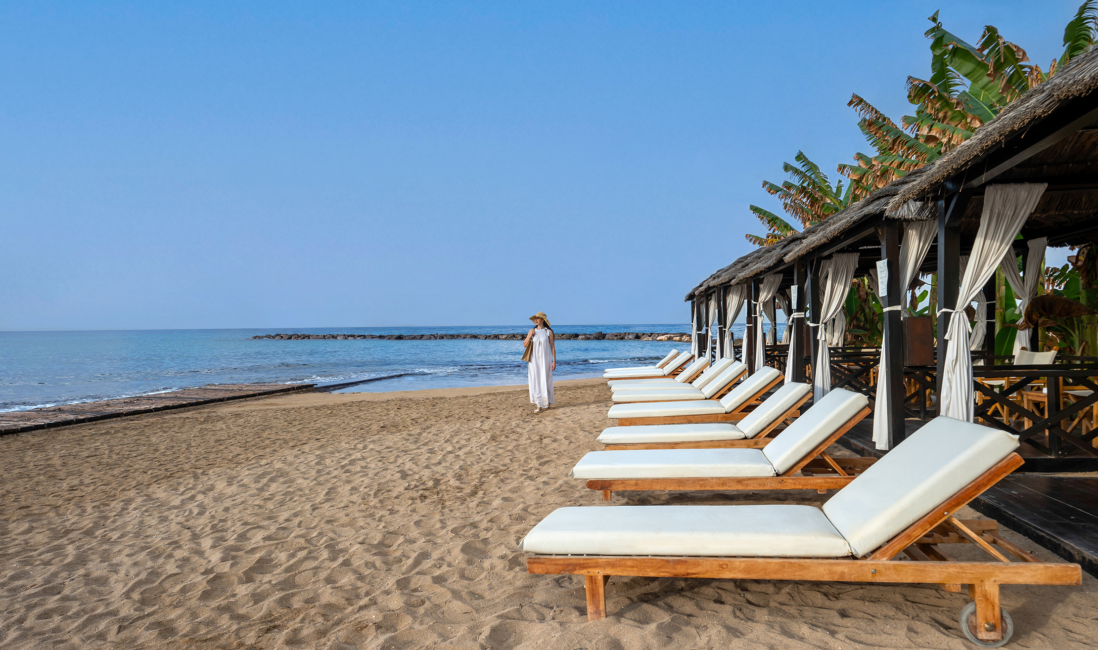 7 ASIMINA SUITES HOTEL BEACH